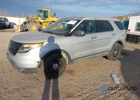 2013 Ford Police Interceptor z USA, uszkodzony, nr VIN 1FM5K8AR4DGA46838